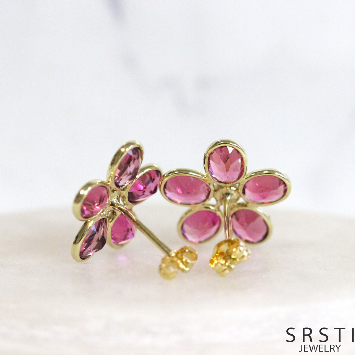 Pink Tourmalin K18 Gold Flower Earring
